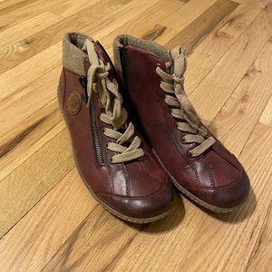 Remonte fleece lined bootie size 8 women’s booties
